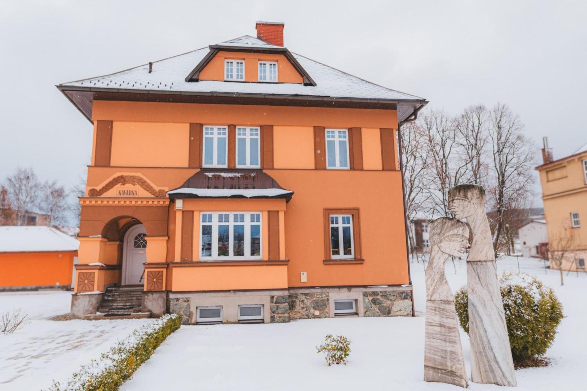 Kavarna A Penzion Reichl Králíky Bagian luar foto